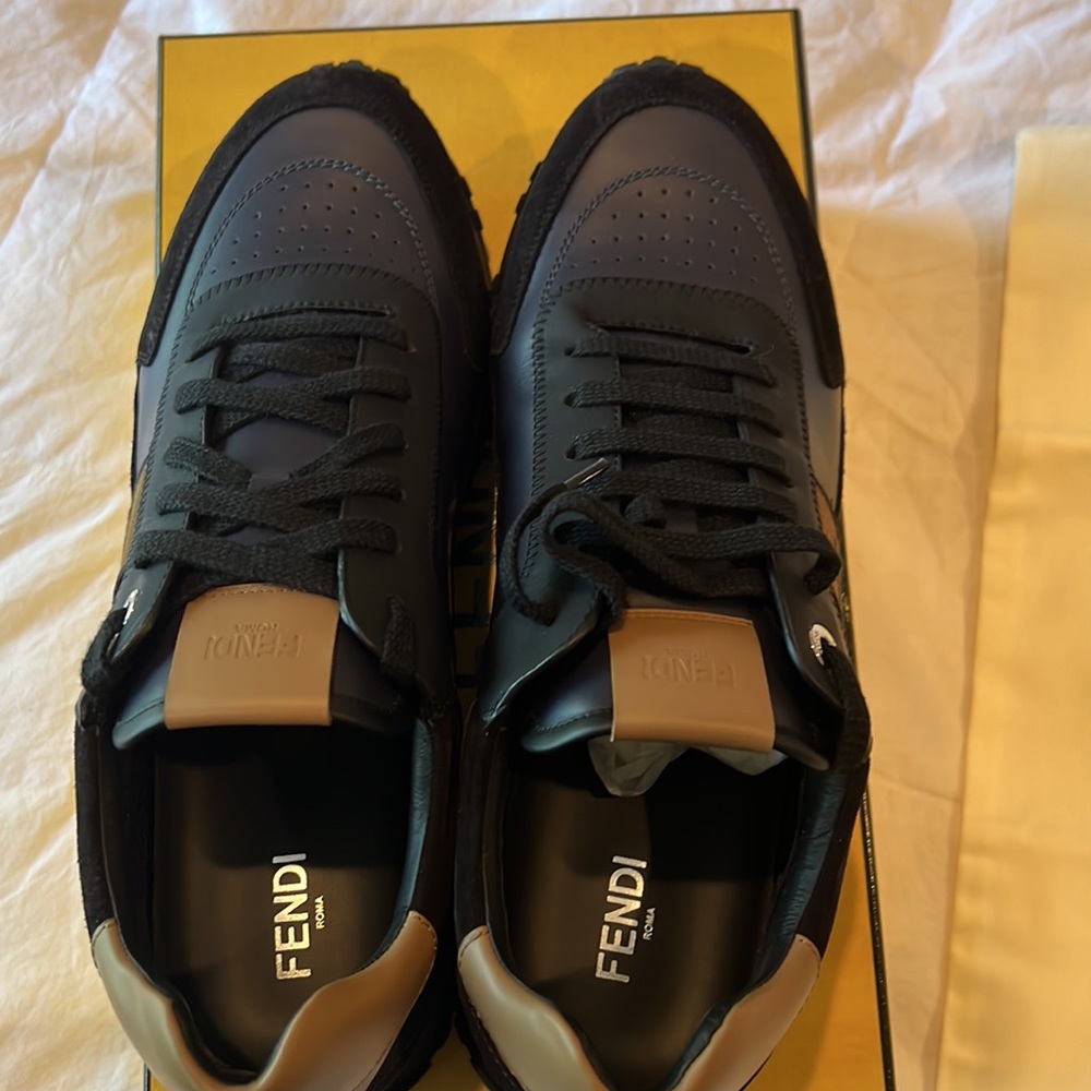 Mens Fendi Sneakers size 9.5 - Picture 4 of 8